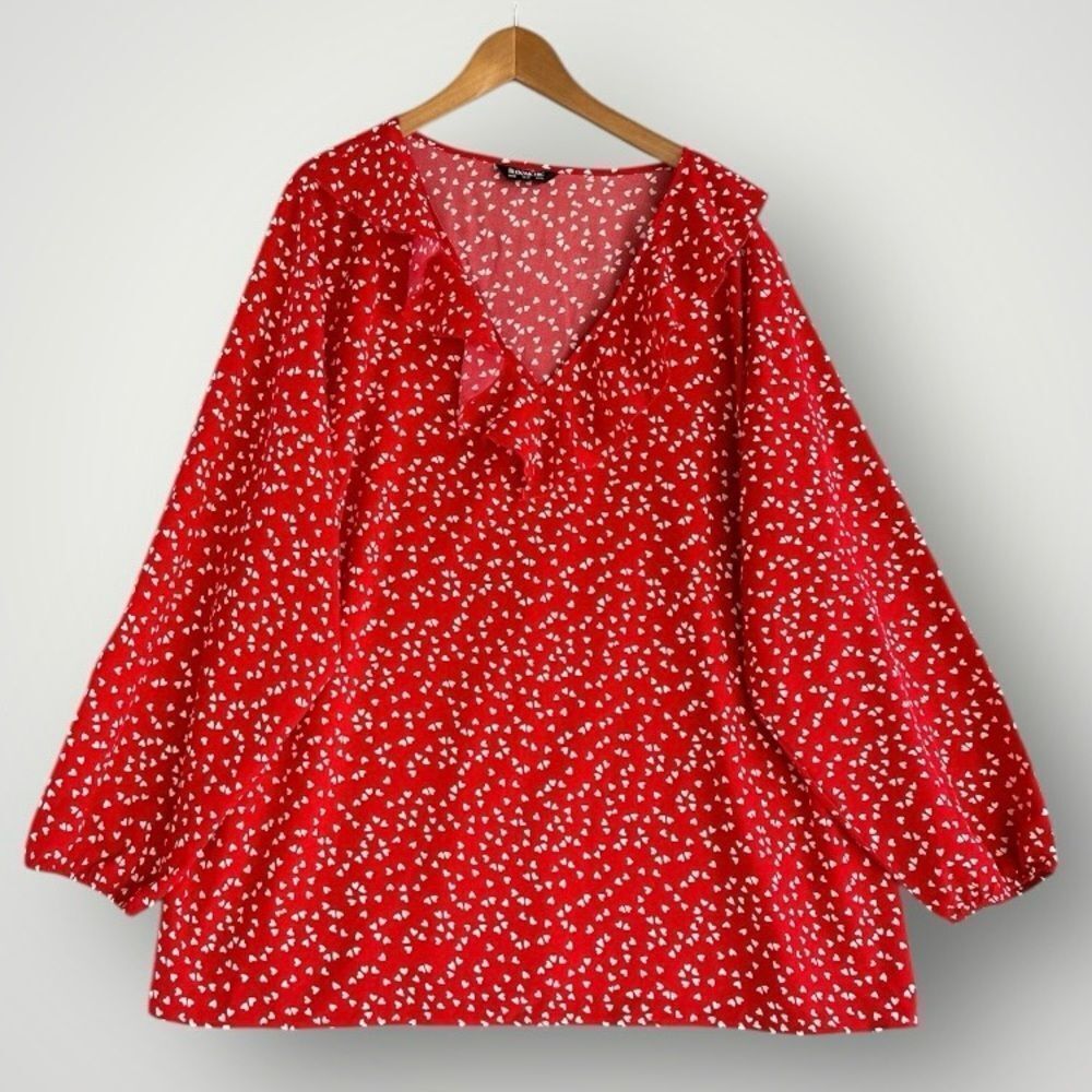 🎉5 for $45🎉 Bloomchic top blouse shirt sizs 26 heart print red